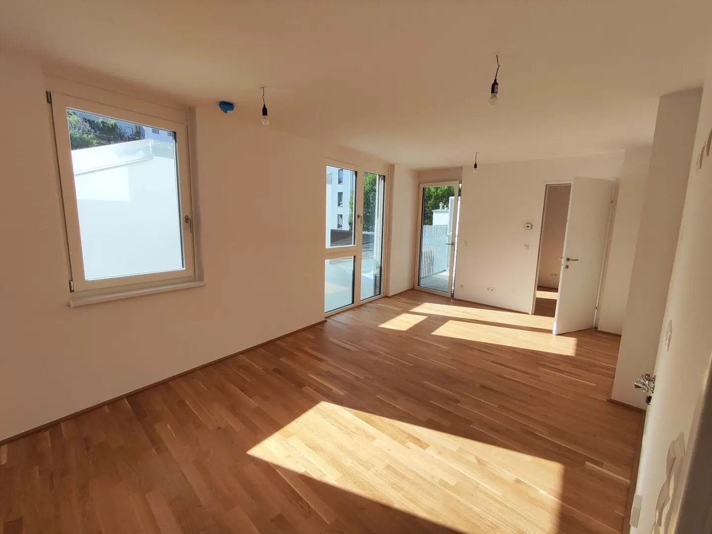 INVESTOR/OWNER-OCCUPIER! TOP NEW BUILD 2-Room FIRST OCCUPANCY with Balcony on 1st Floor! Top 1/5