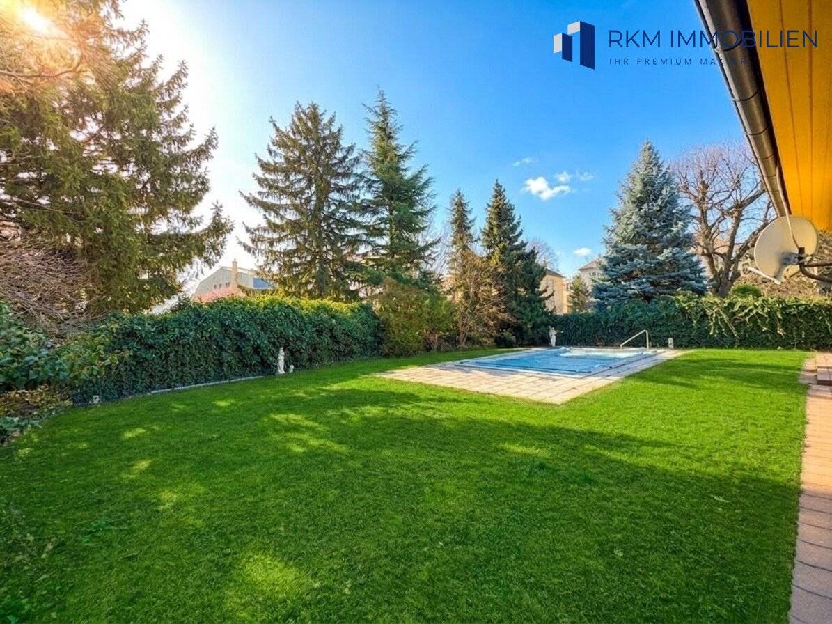 Besondere Gelegenheit: Baugrundstück mit Einfamilienhaus nähe Schloß Schönbrunn