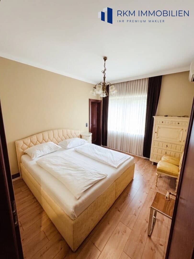 Besondere Gelegenheit: Baugrundstück mit Einfamilienhaus nähe Schloß Schönbrunn
