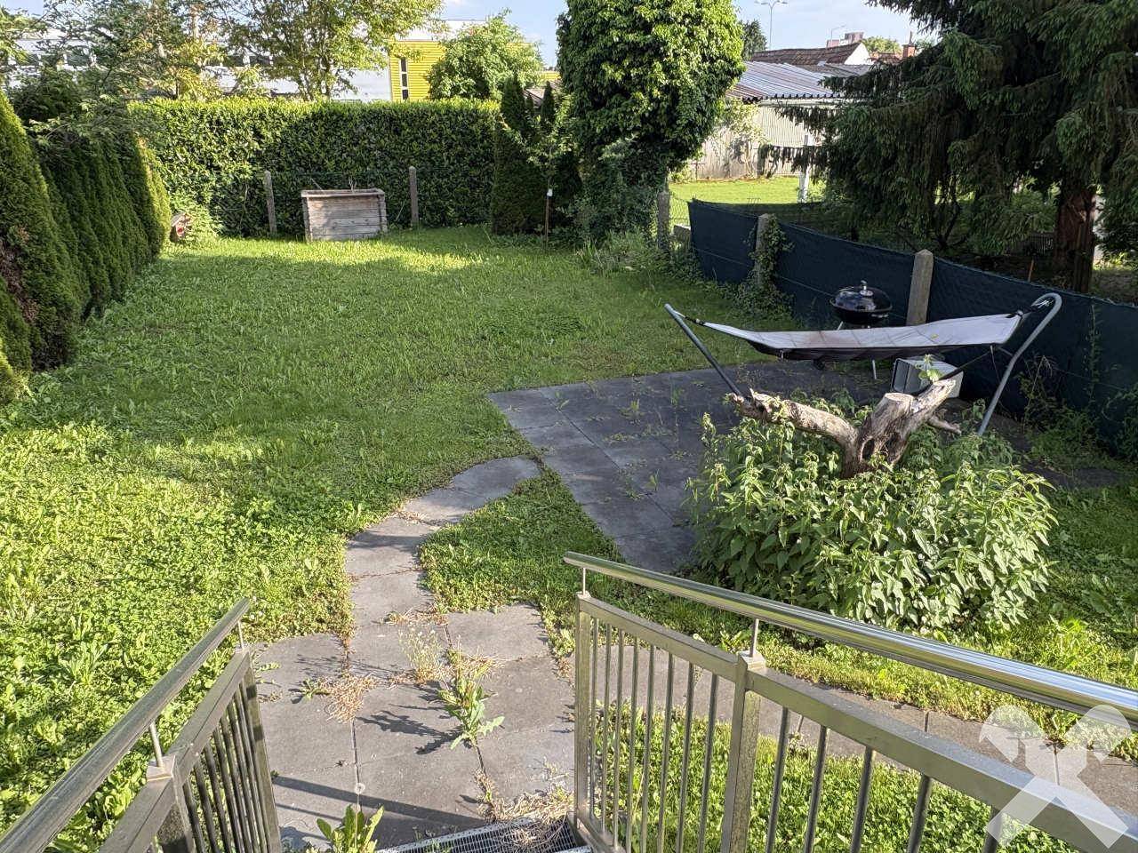 Erdgeschosswohnung mit großem Garten und Terrasse