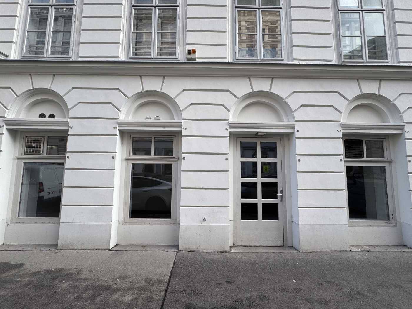 Schöne Gewerbefläche direkt an der Gumpendorfer Straße zu mieten!