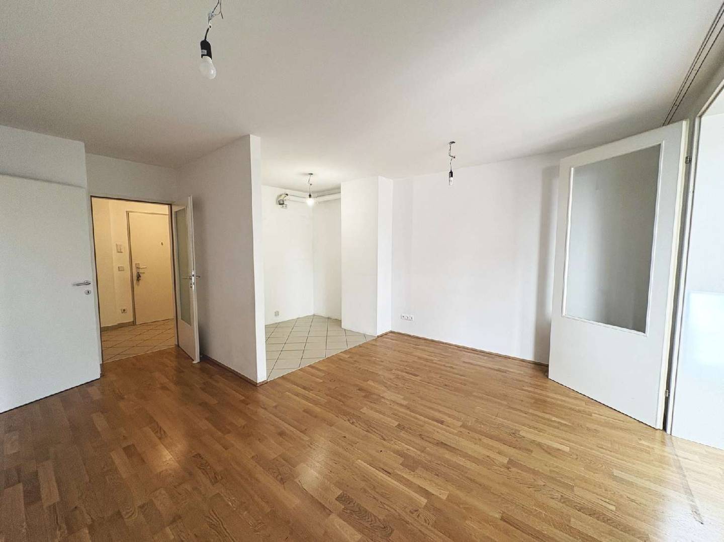 Apartment with veranda in Meidling