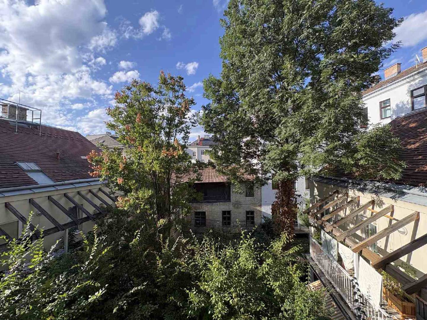 Apartment with veranda in Meidling