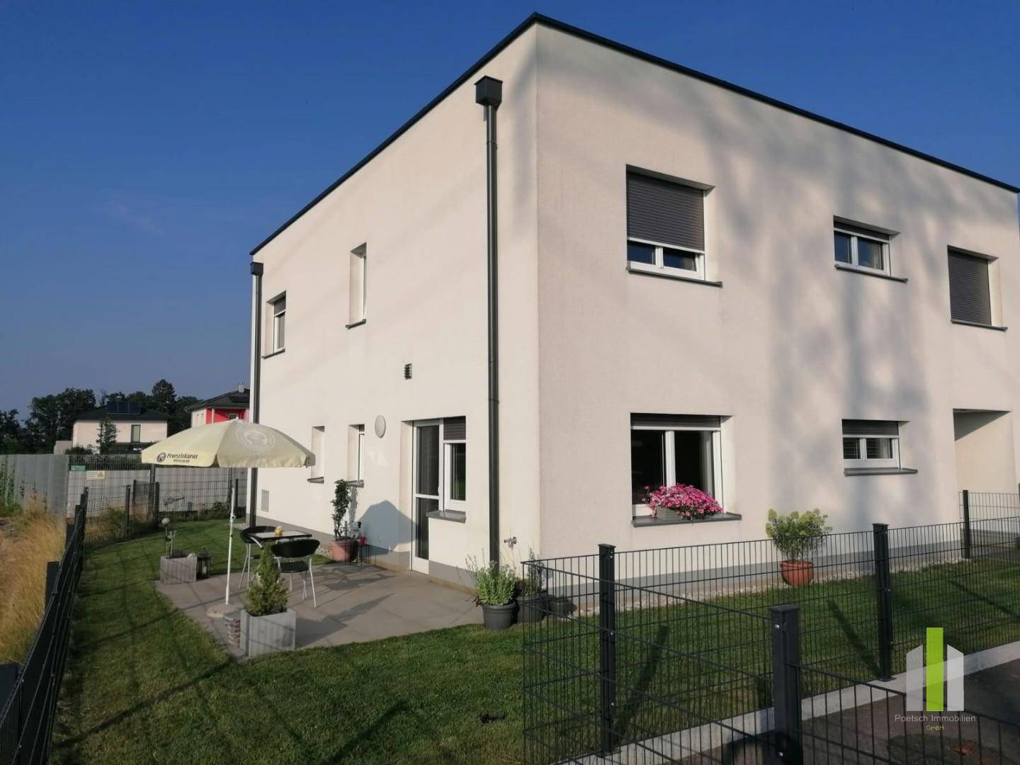 Neuwertige Wohnung mit Terrasse nahe Seen