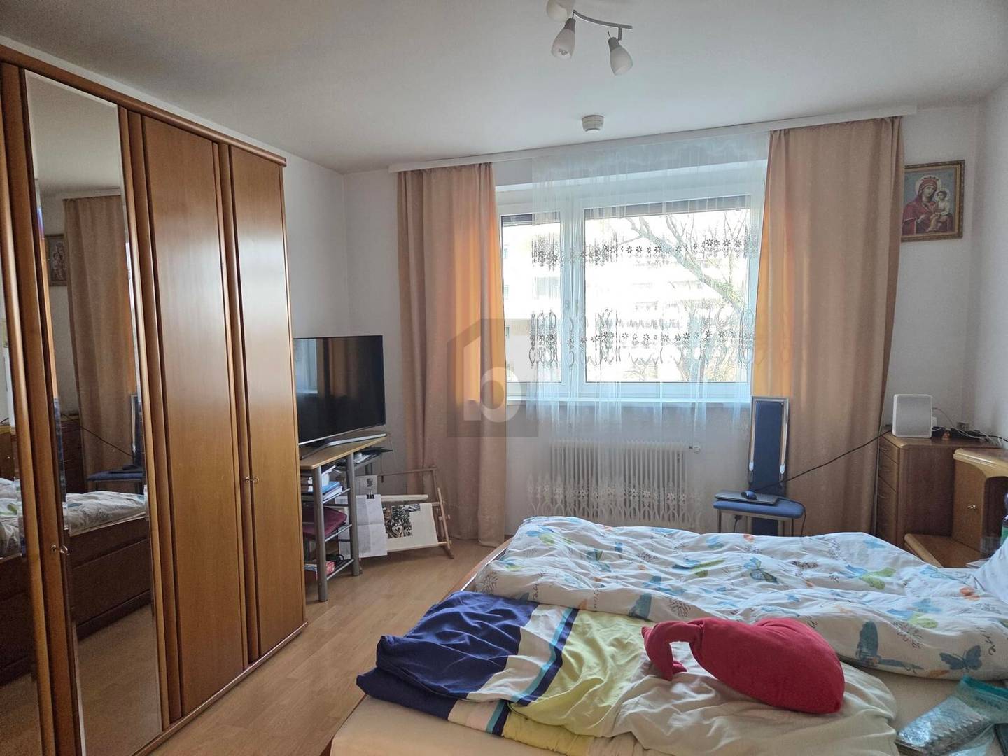 Erdgeschosswohnung mit separatem Geschäftslokal und flexibler Nutzung