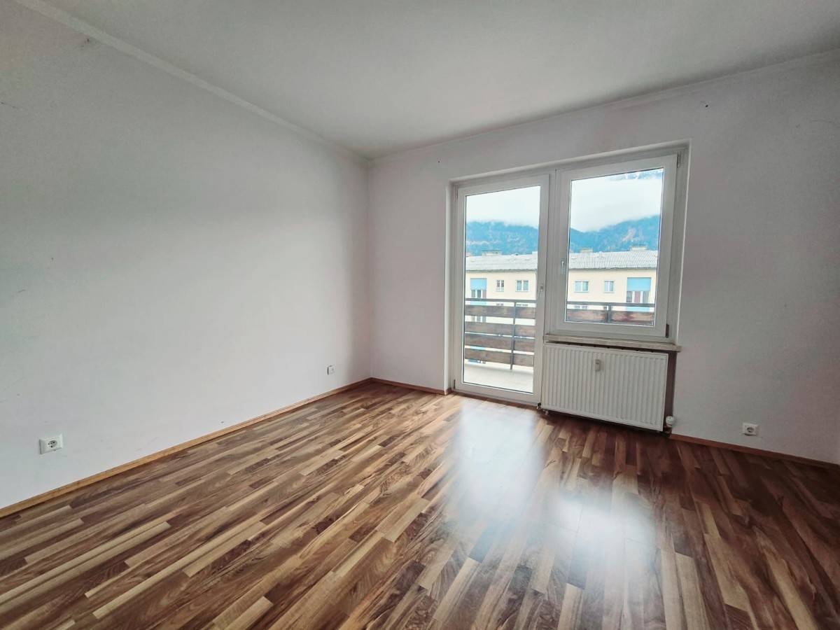 Geräumige, neu renovierte 1,5-Zimmer-Etagenwohnung in Spittal, zentral