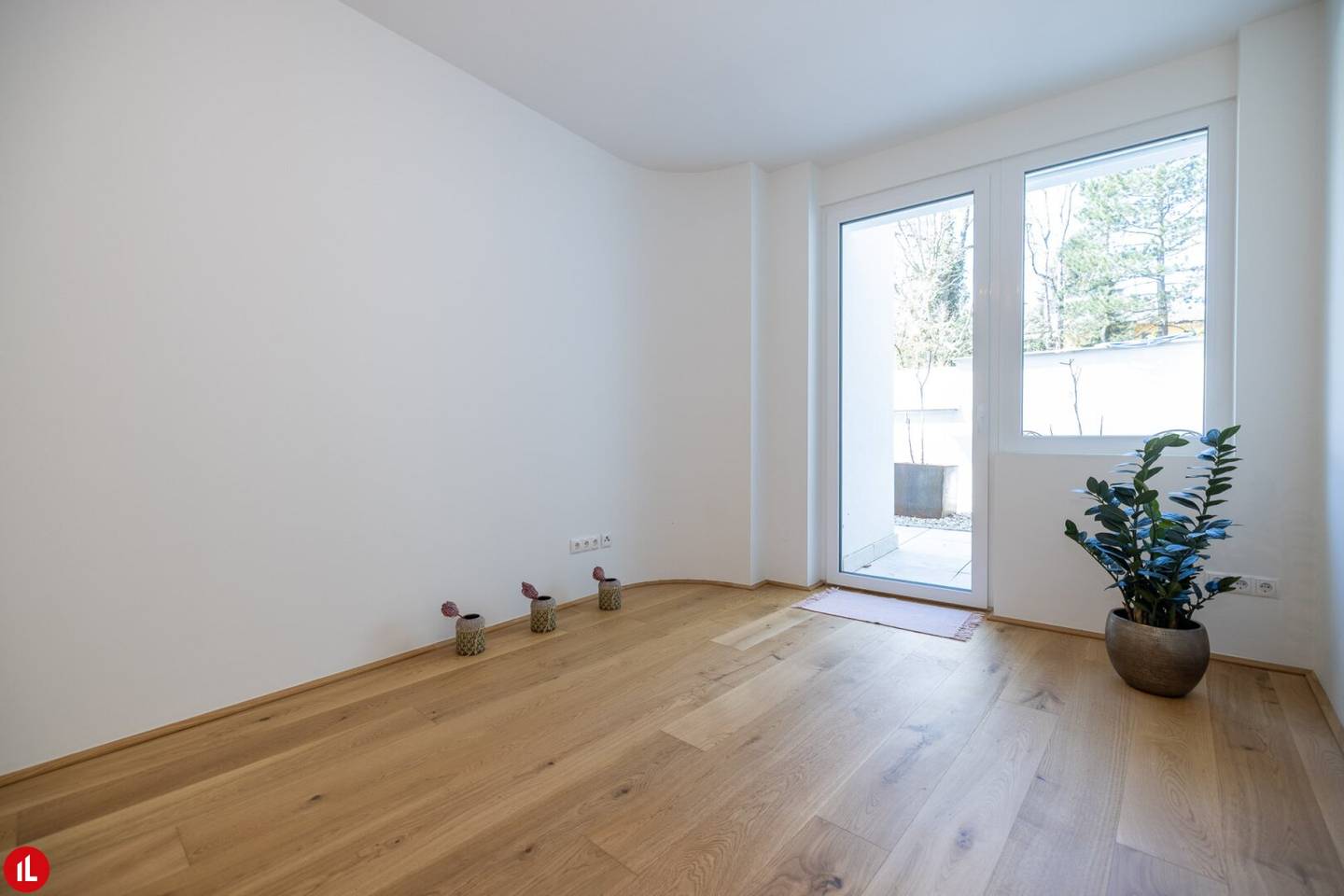 Architect-designed apartment in Baden | spacious, high-quality and close to nature (note: title text is a faithful translation)