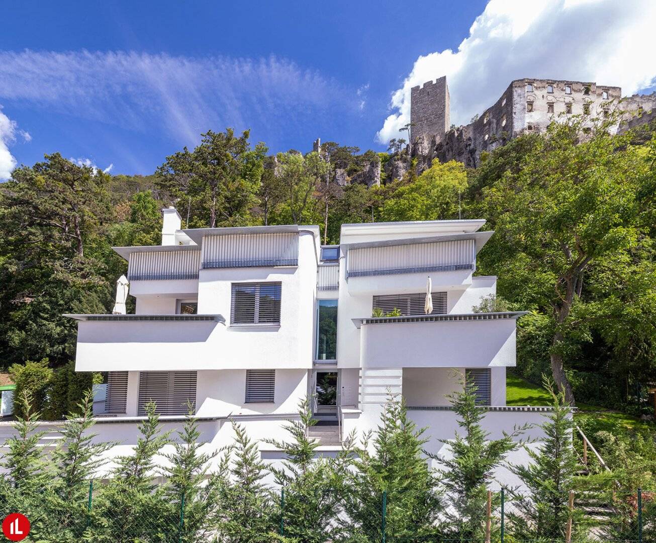 Architect-designed apartment in Baden | spacious, high-quality and close to nature (note: title text is a faithful translation)