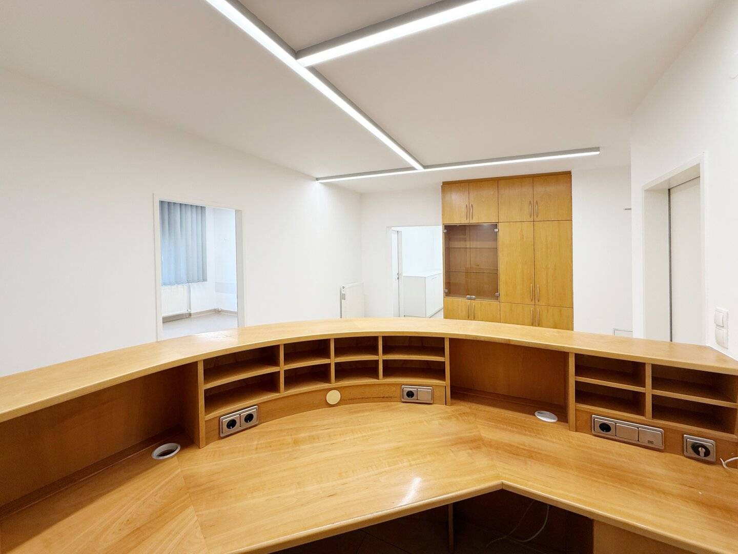Attractive, spacious practice and office spaces near the hospital