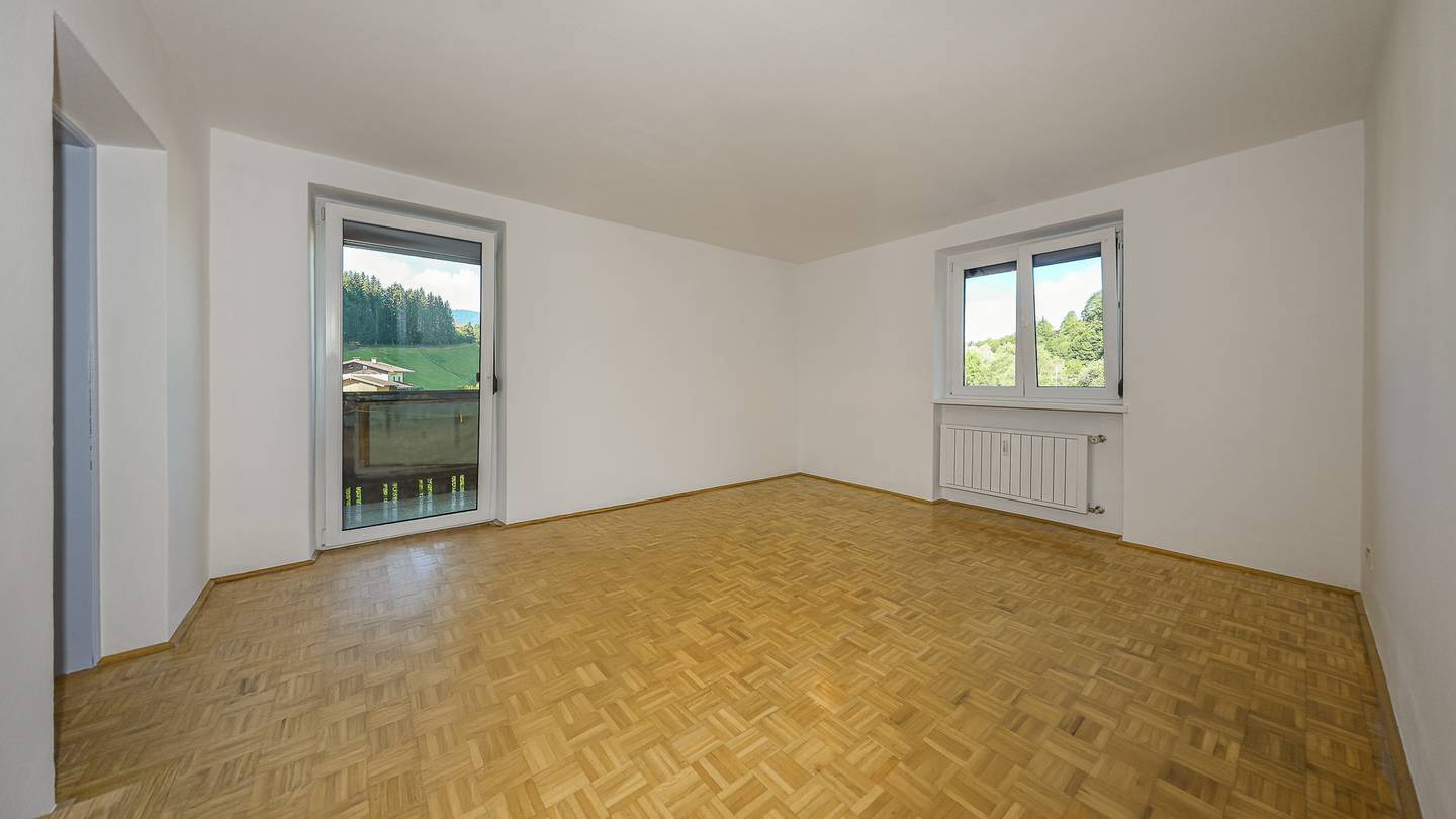 Wohnung im ersten Stock Balkon mit Bergblick