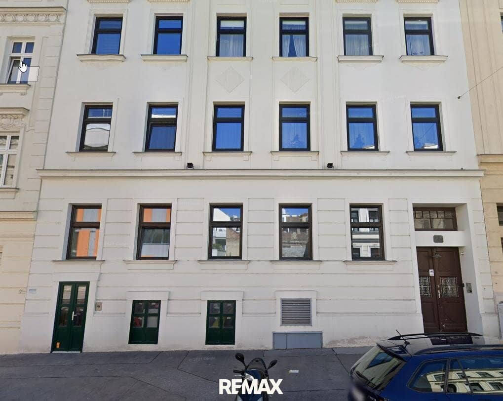 Smart and casual office spaces | historic brick old building | freshly renovated | air conditioning
