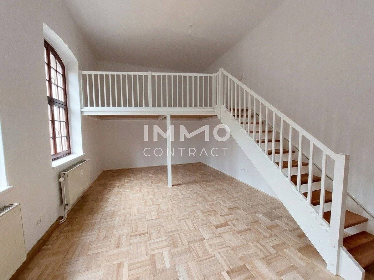 Wohnung mit Galerie im Altbau nahe Universität