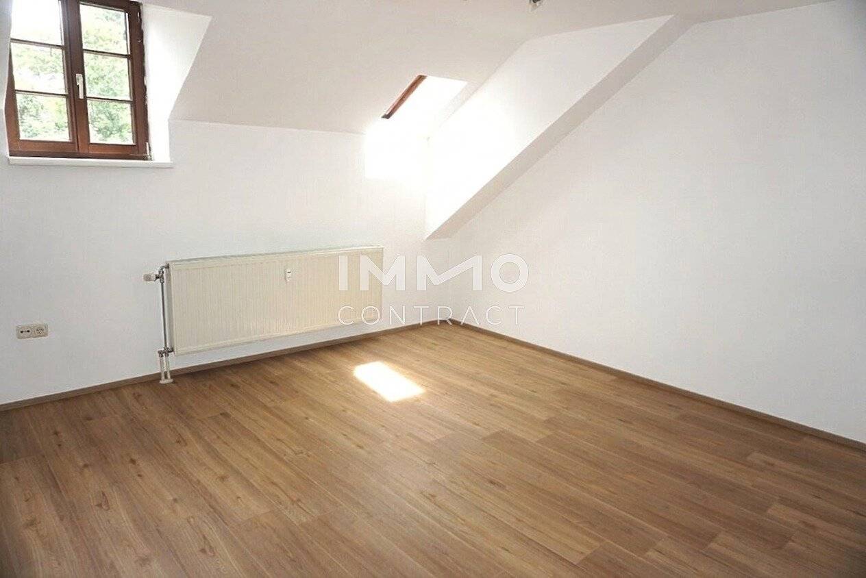 Dachgeschosswohnung in old building good layout