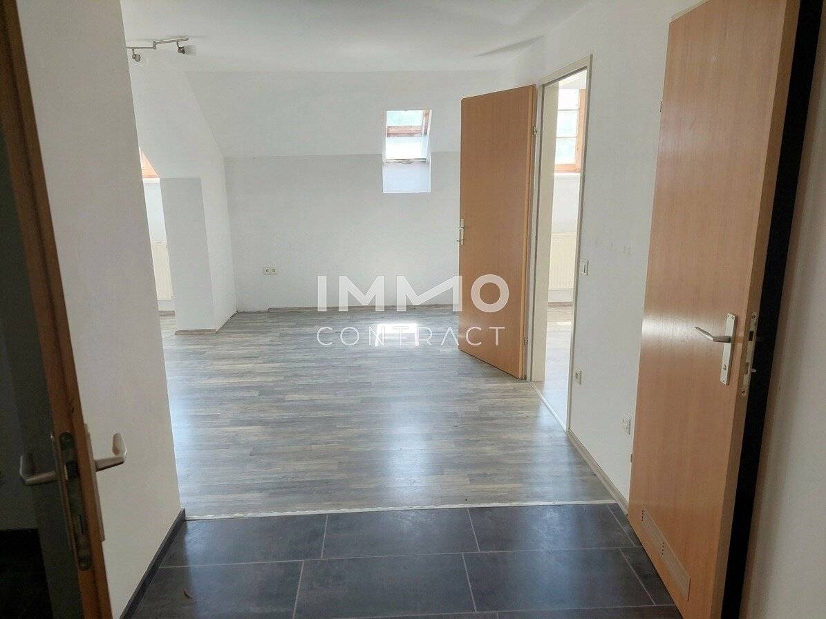 Attic apartment near university in quiet location