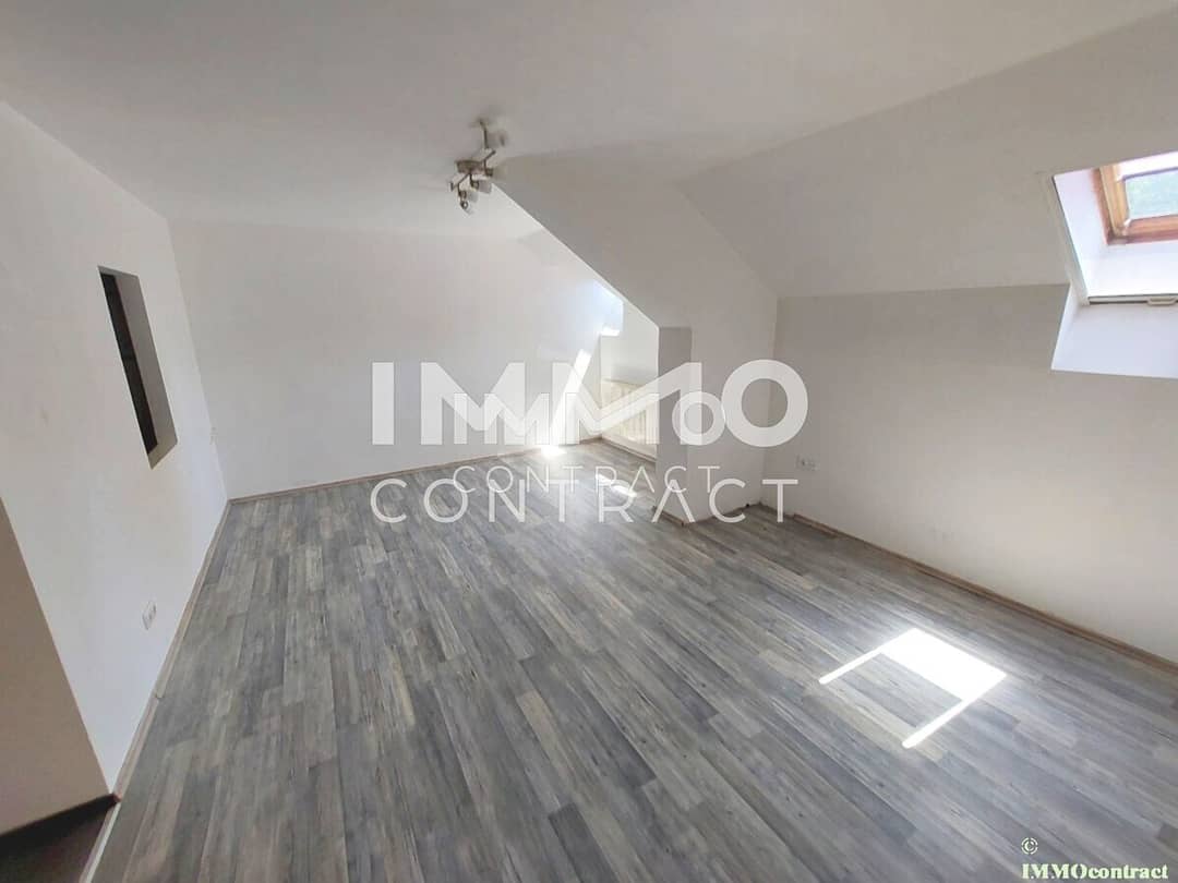 Attic apartment near university in quiet location