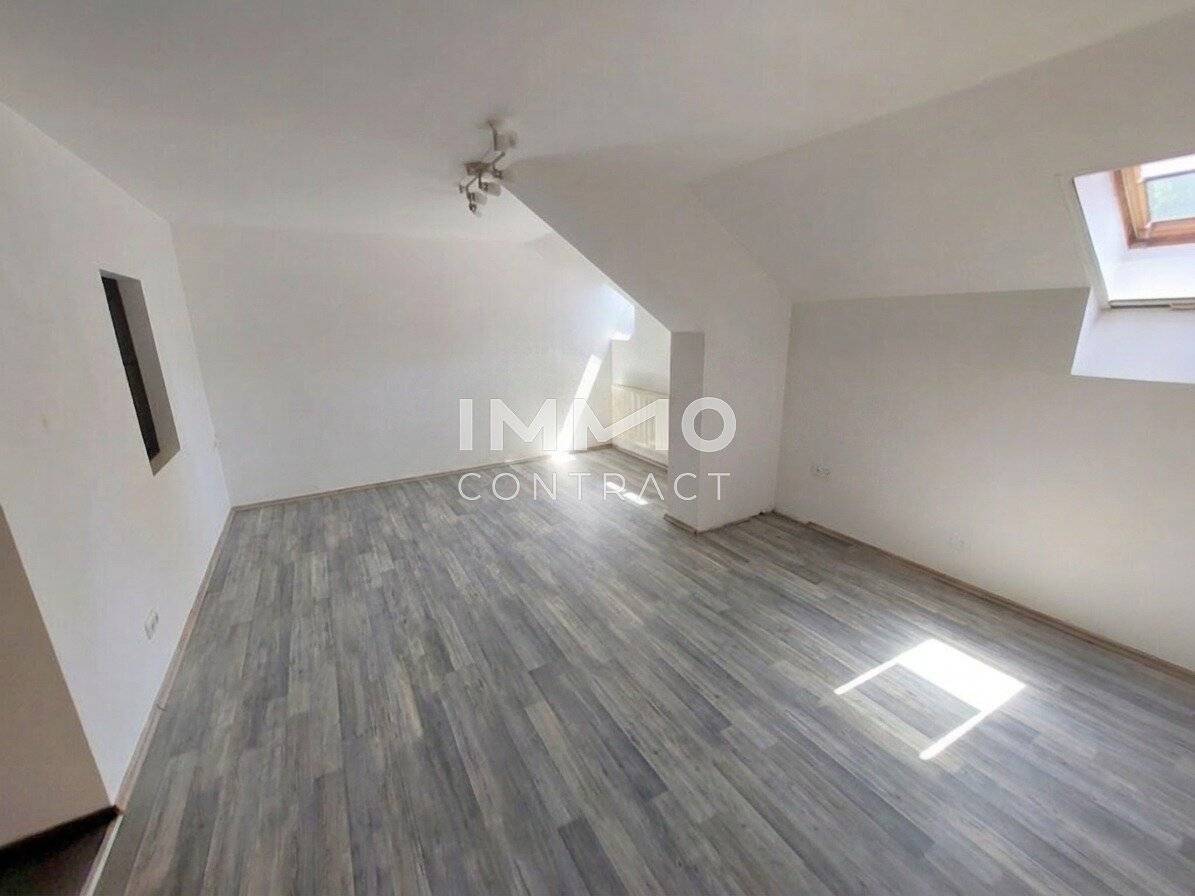 Attic apartment near university in quiet location