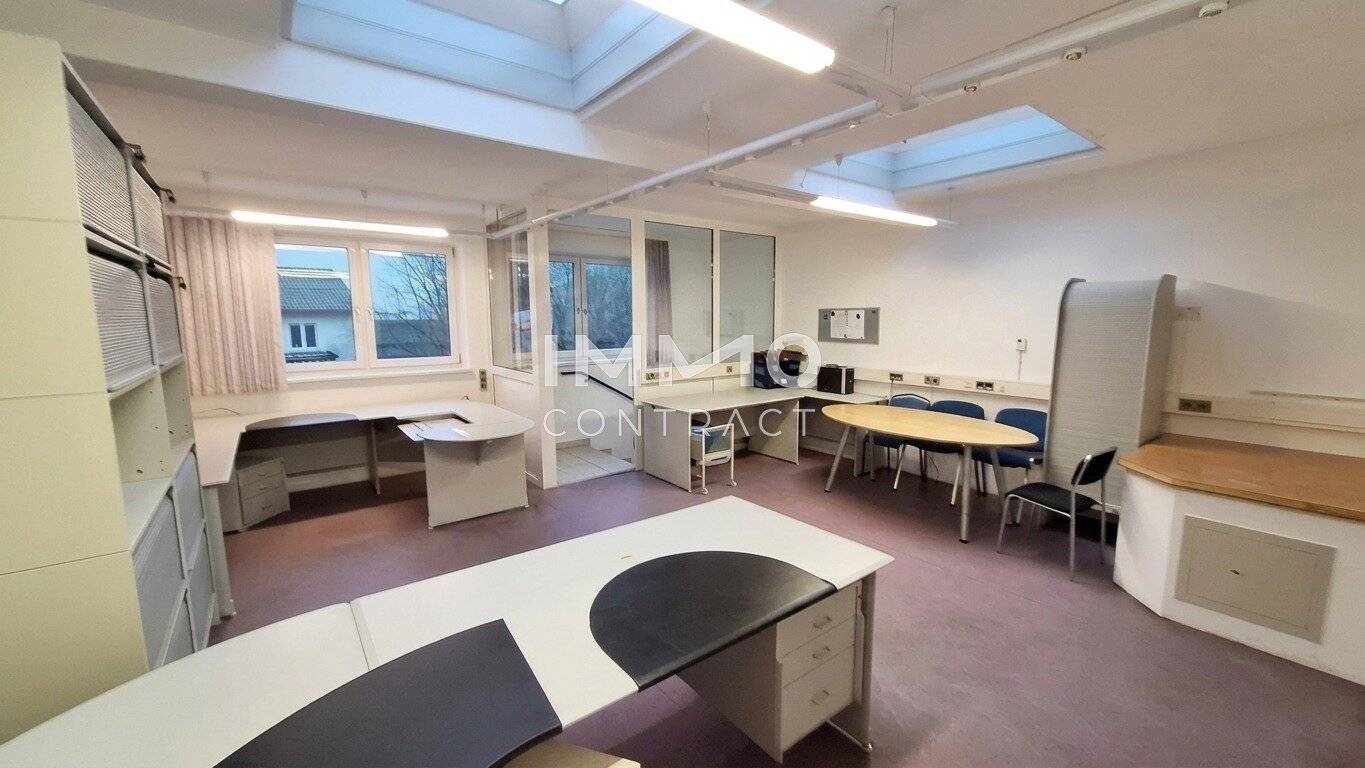 Office or practice premises, which can also be used in a variety of ways. Approximately 1117 m² heated and 83 m² storage space to follow