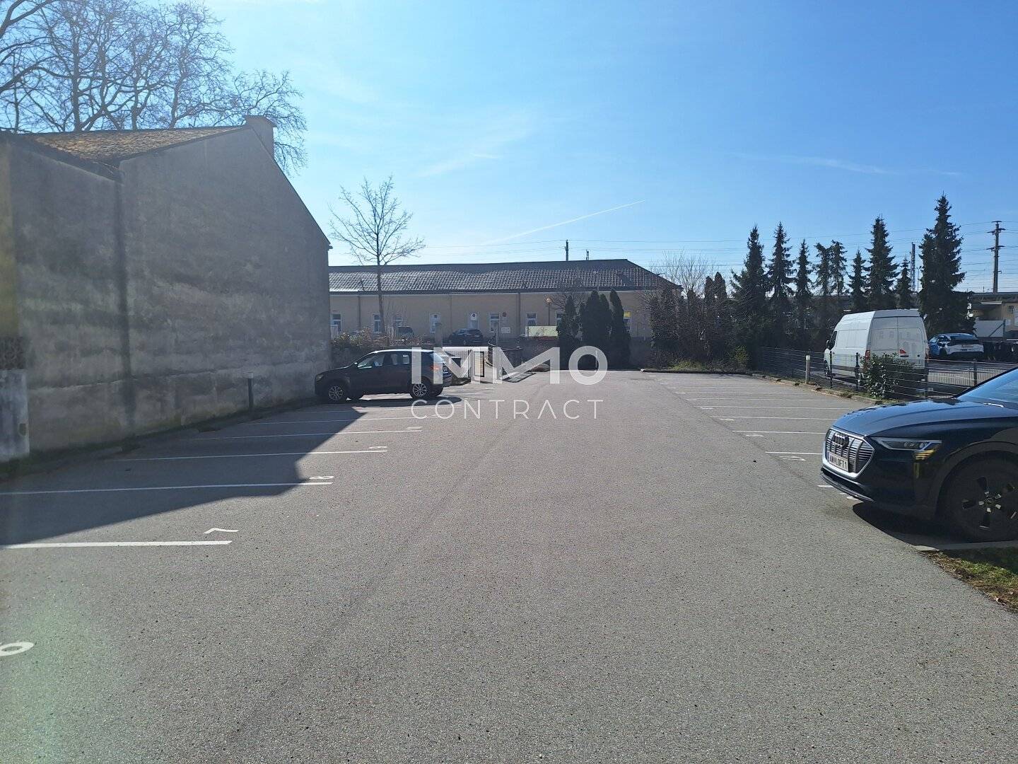 Gepflegter Parkplatz 12,5m² in 3300 Amstetten – Miete nur 60 € pro Monat!