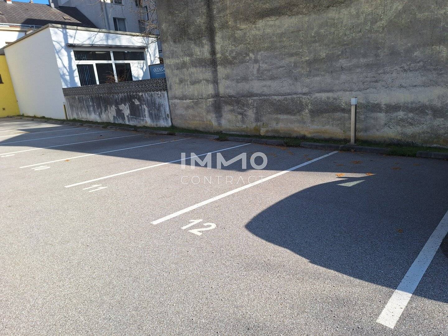 Gepflegter Parkplatz 12,5m² in 3300 Amstetten – Miete nur 60 € pro Monat!