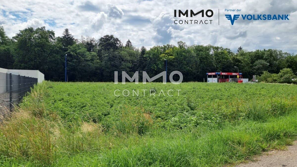 Commercial plot with 3,097 m² area on the B121 lease or building rights