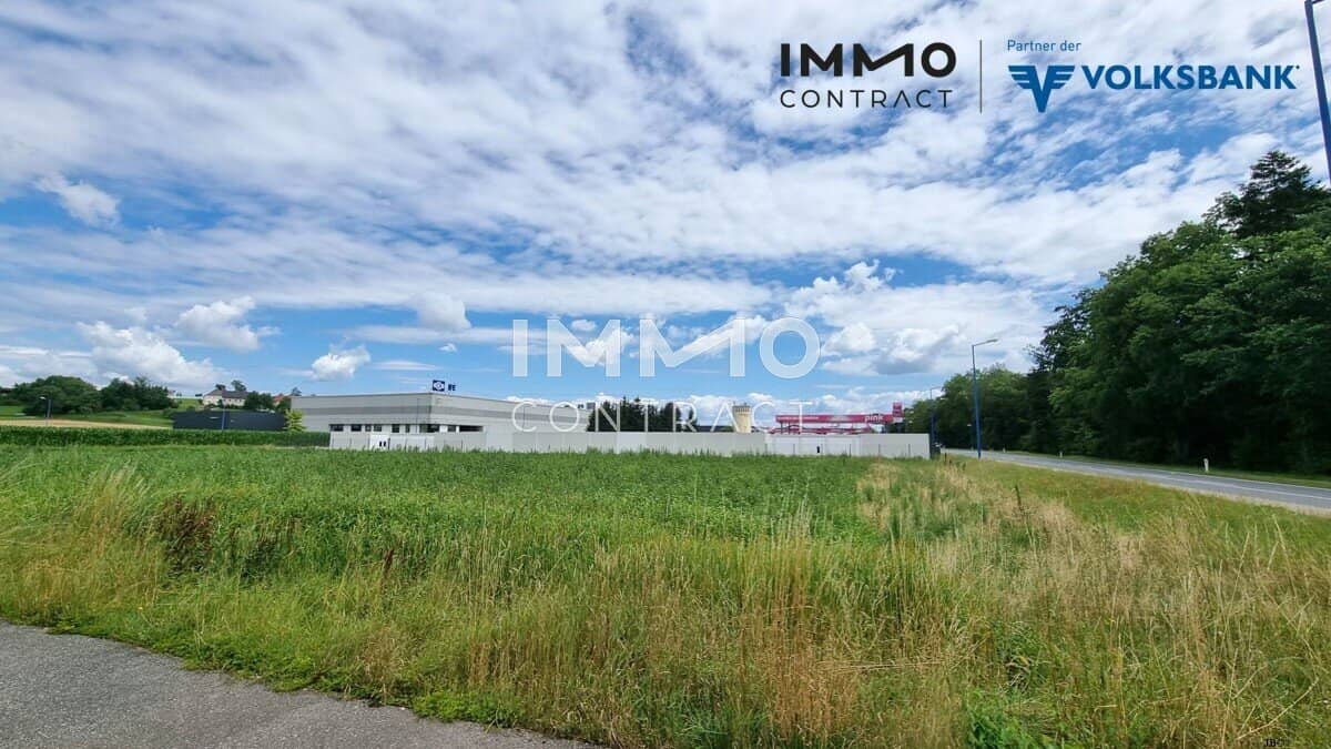 Commercial plot with 3,097 m² area on the B121 lease or building rights