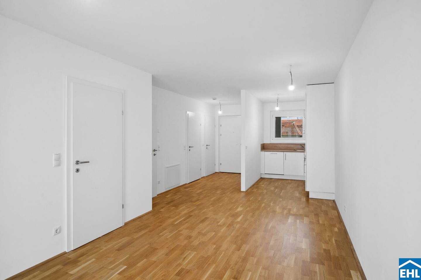 Erstbezug Wohnung mit Fußbodenheizung und Balkon