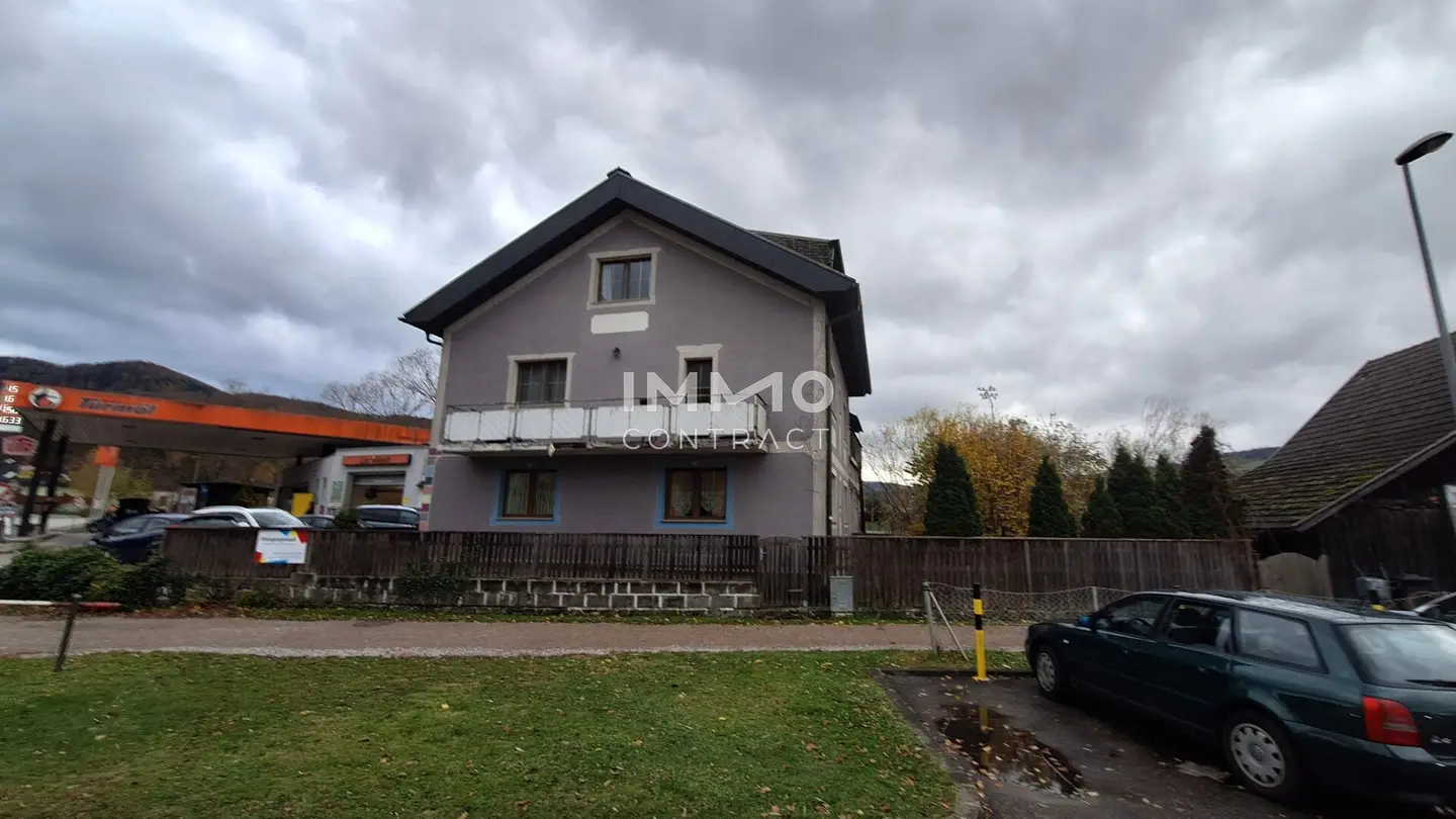 Multi-family house in Kirchberg an der Pielach with 3 residential units and outbuilding","de":"Mehrfamilienhaus in Kirchberg an der Pielach mit 3 Wohneinheiten und Nebengebäude"},