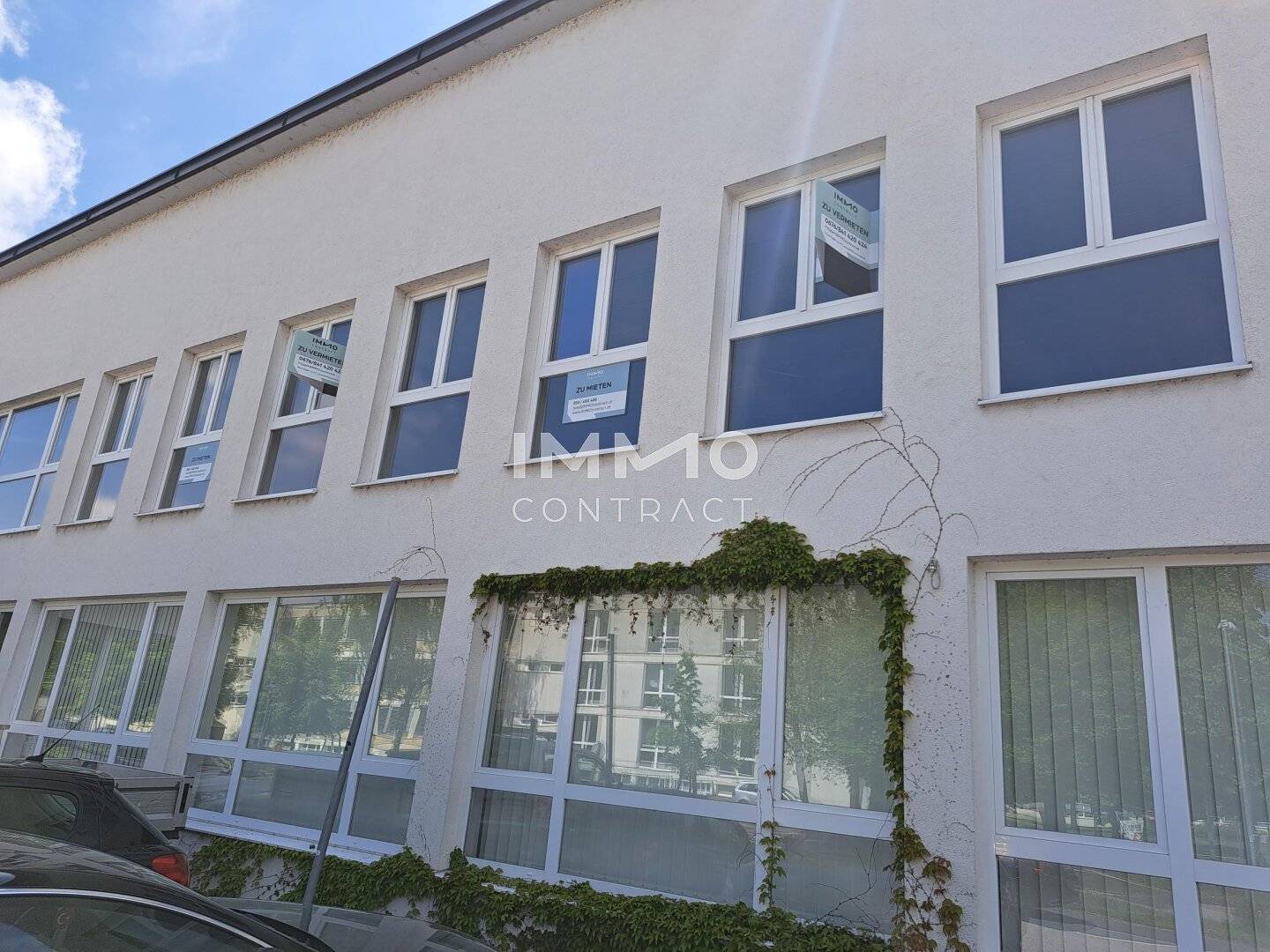 Generous commercial space in a high-traffic location / Tiered rent