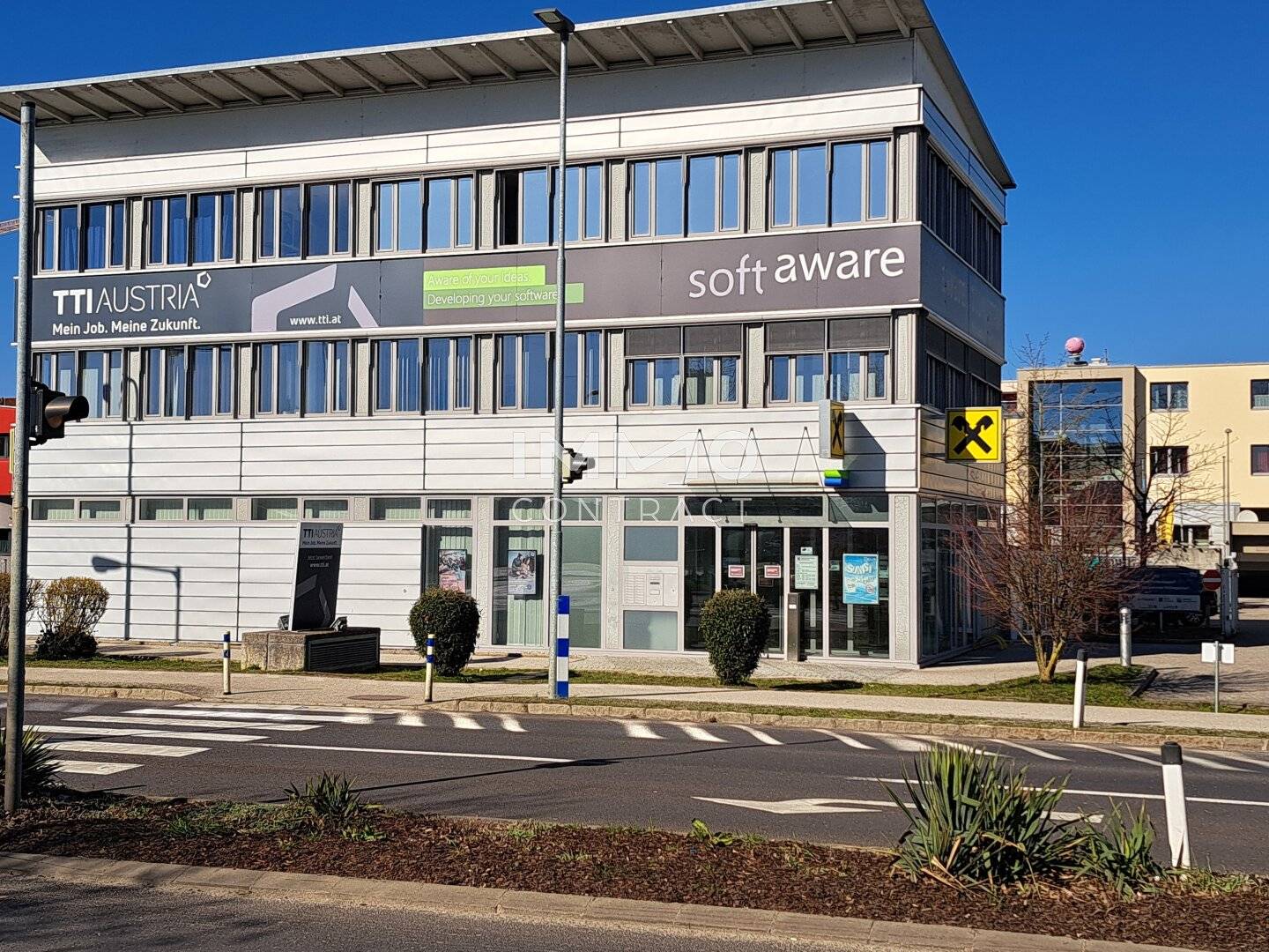 Office and commercial space in a central location in Asten for rent