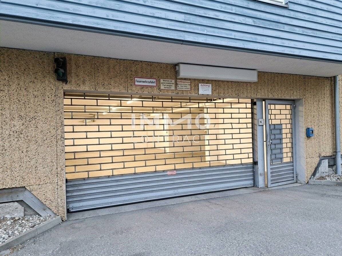 Underground parking spaces for rent | Mariatroster Straße 101 | from €75.00 per month? But we cannot include question mark.