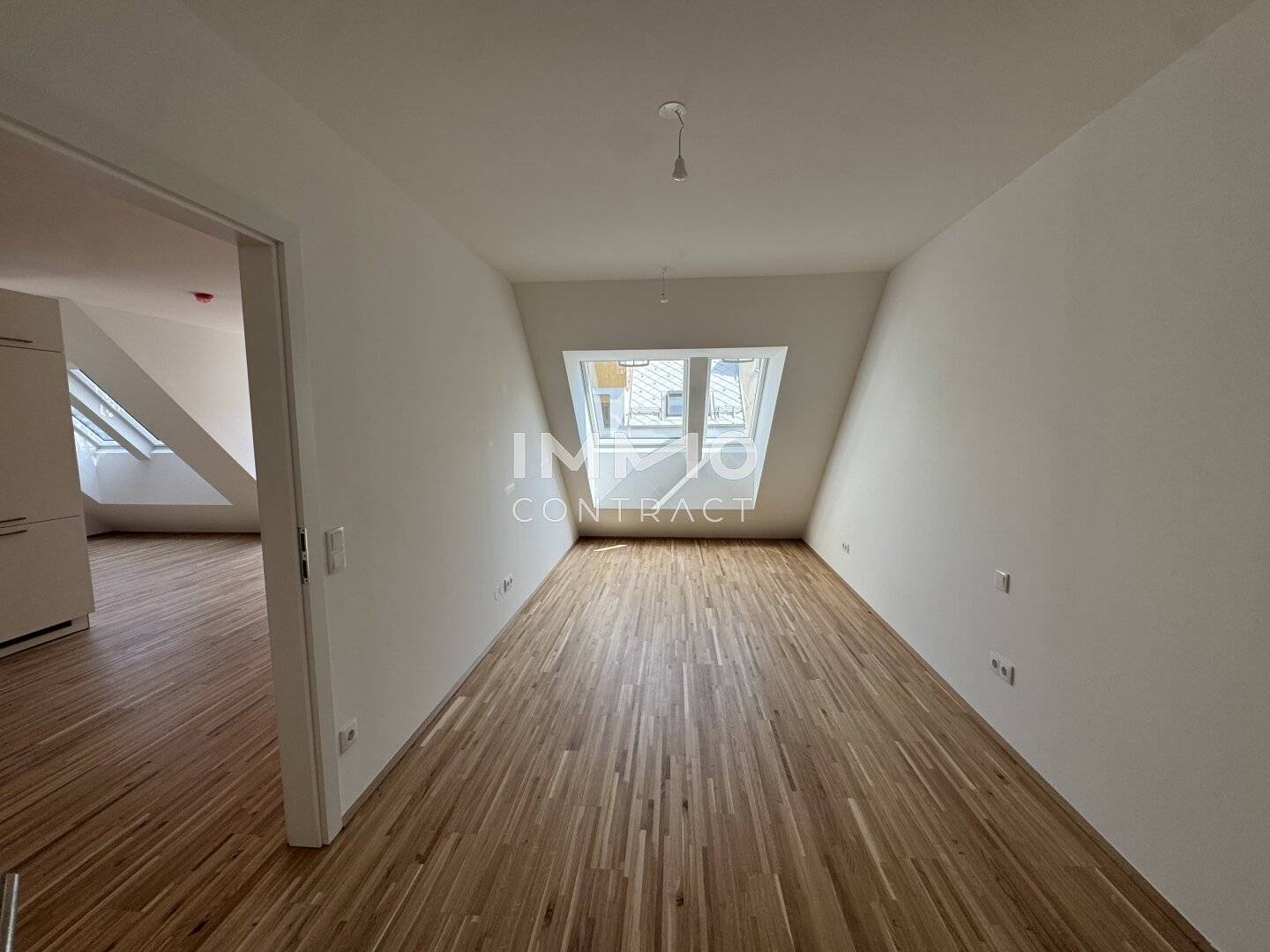 Dachgeschosswohnung Erstbezug Balkon nahe U1