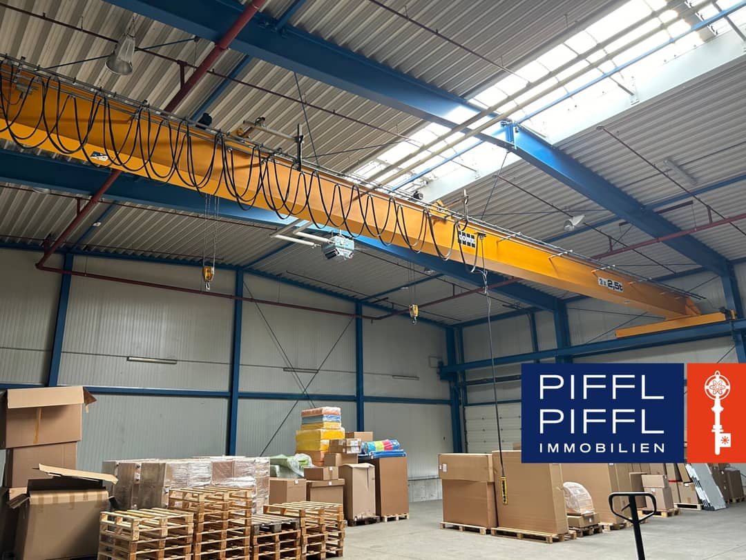 Industrie-/Gewerbehalle in Hohenzell: 2.700 m², Kran, Rampe, flexibel