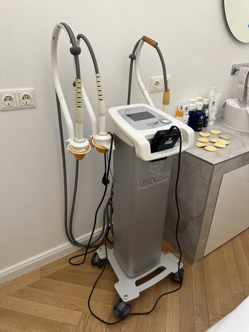NO TAKEOVER FEE!!! LUXURY EQUIPMENT &amp; TOP LOCATION TURNKEY OPERATION IN VIENNA'S 1ST DISTRICT (translated)