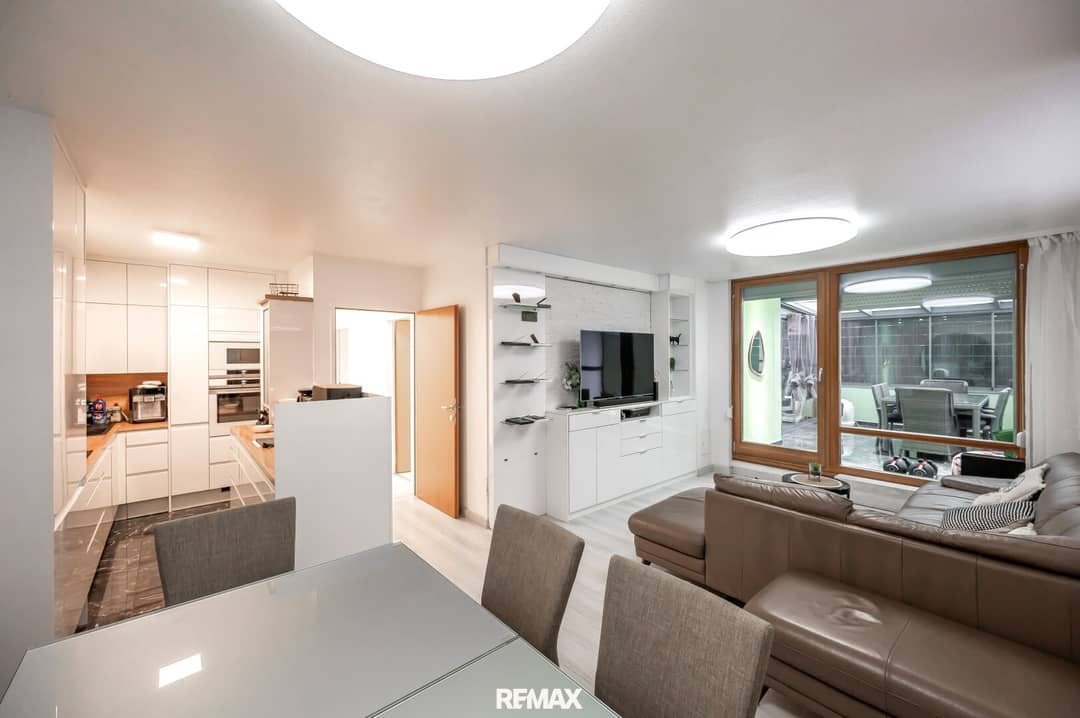 Wohnung mit privatem Garten und Wintergarten