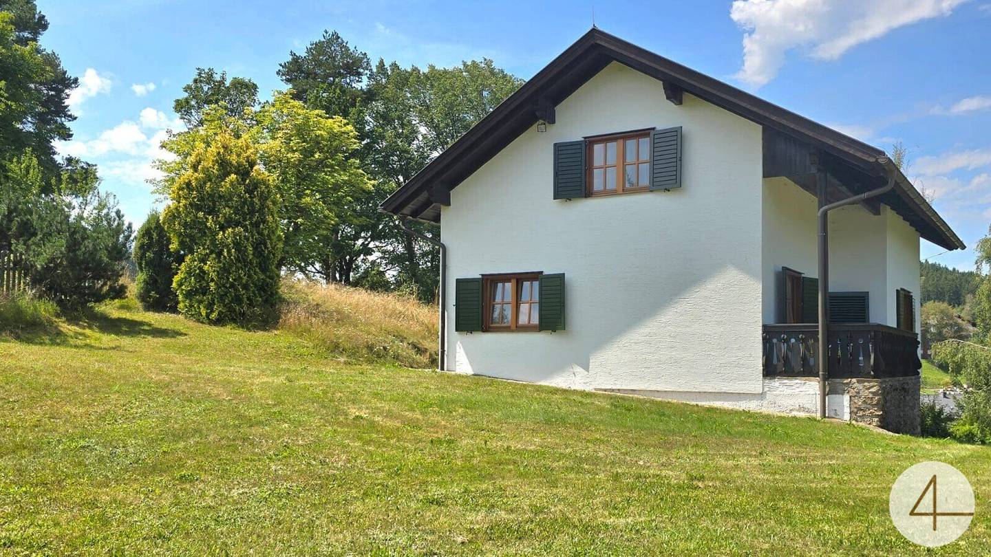Einfamilienhaus in Schönbach: sonnig, gepflegt, großzügiges Grundstück