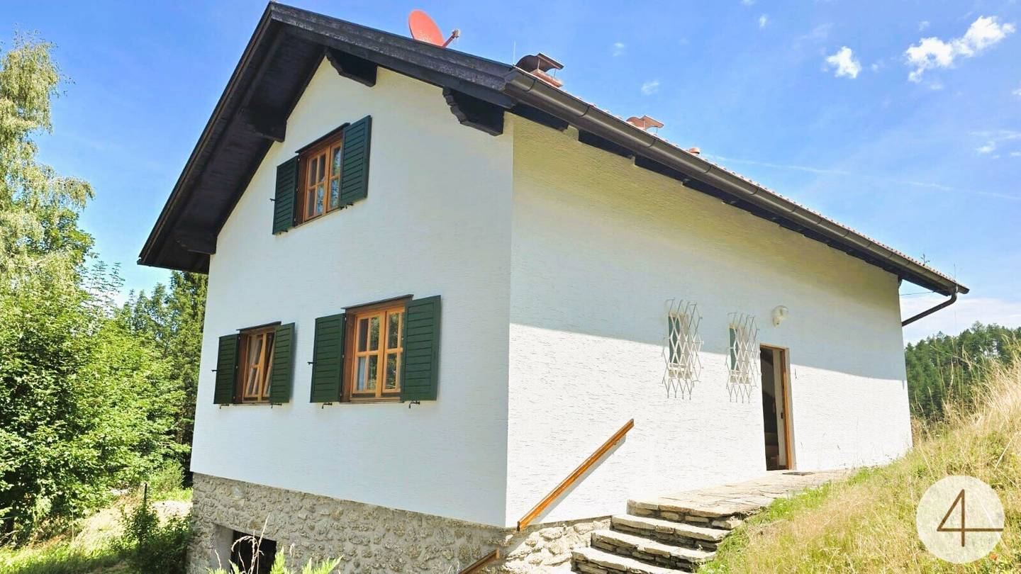 Einfamilienhaus in Schönbach: sonnig, gepflegt, großzügiges Grundstück
