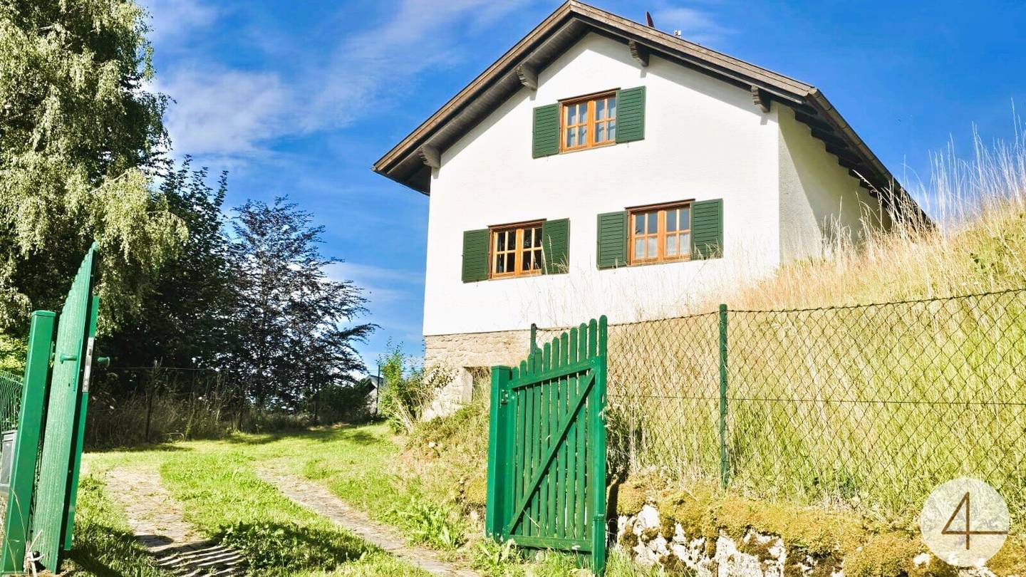 Einfamilienhaus in Schönbach: sonnig, gepflegt, großzügiges Grundstück