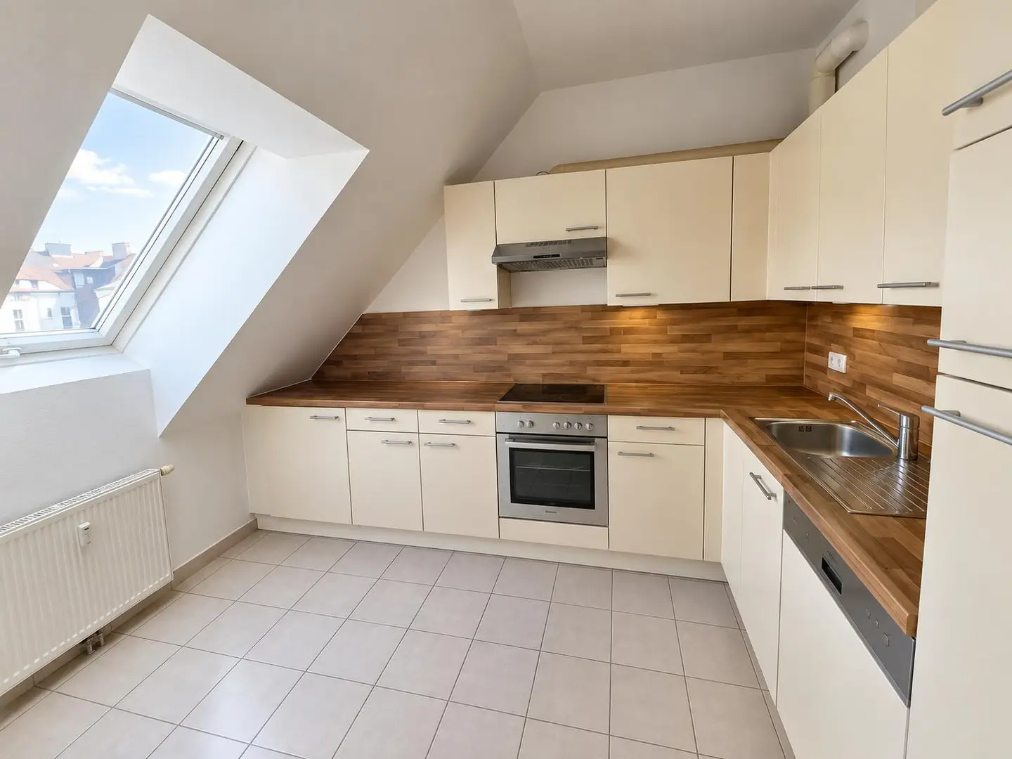 Attic apartment with 2 rooms bright and with elevator