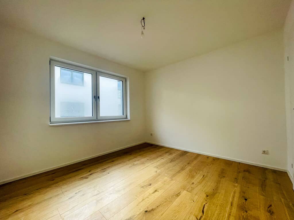 Wohnung with spacious balcony and mountain view