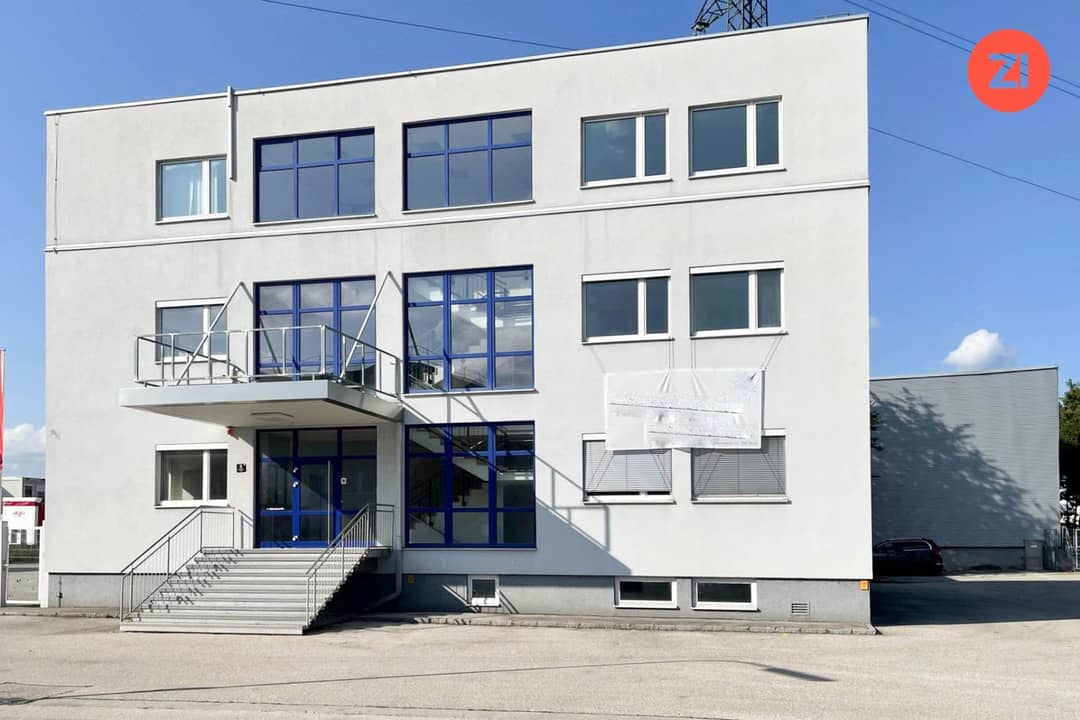 Großes Bürogebäude mit 800 m² Büros und 200 m² Lager in Traun
