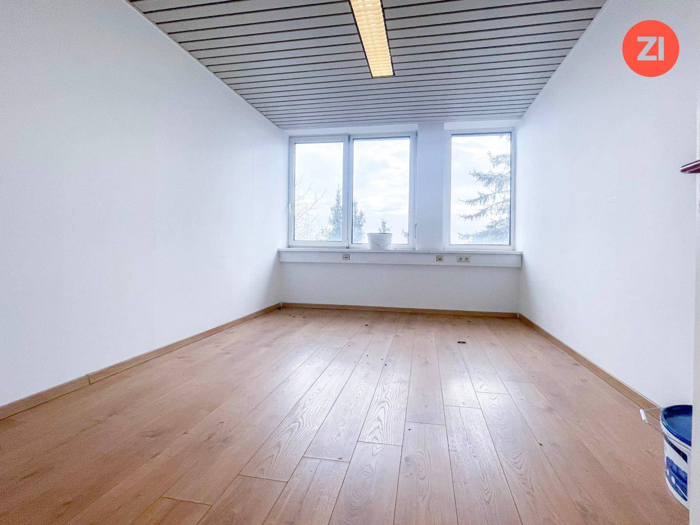 Apartment with highway access and shared kitchenette