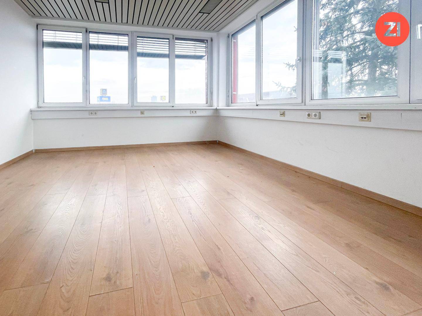 Apartment with highway access and shared kitchenette