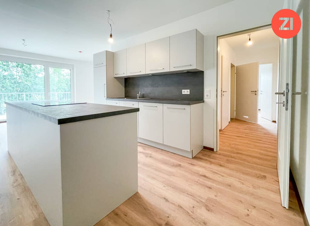 New apartment with elevator and balcony near S10