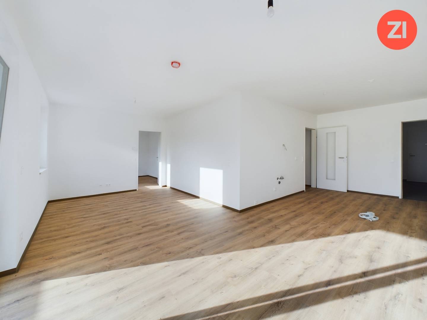 New apartment with elevator and balcony near S10