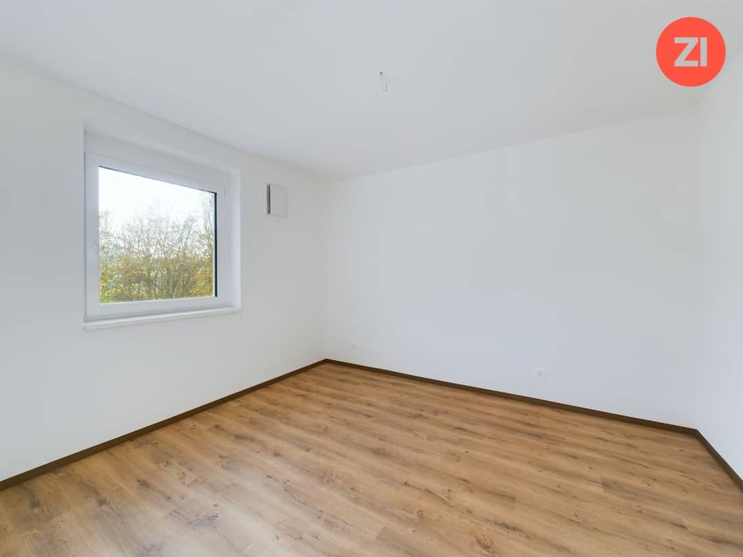 New apartment with elevator and balcony near S10