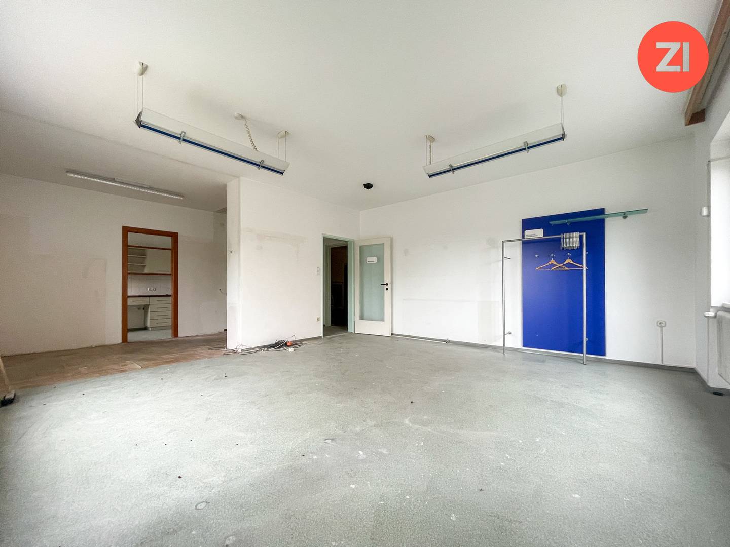 Apartment central location practice space bright and flexible