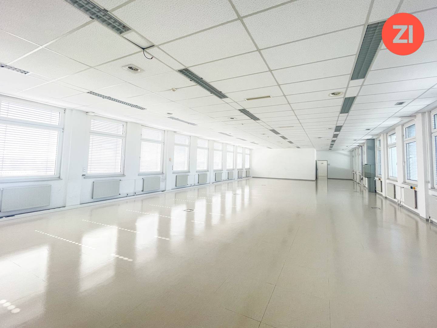 Leonding: Beeindruckende Büro - & Lagerflächen 
Betriebskantine . Fitnesscenter . Parkplätze