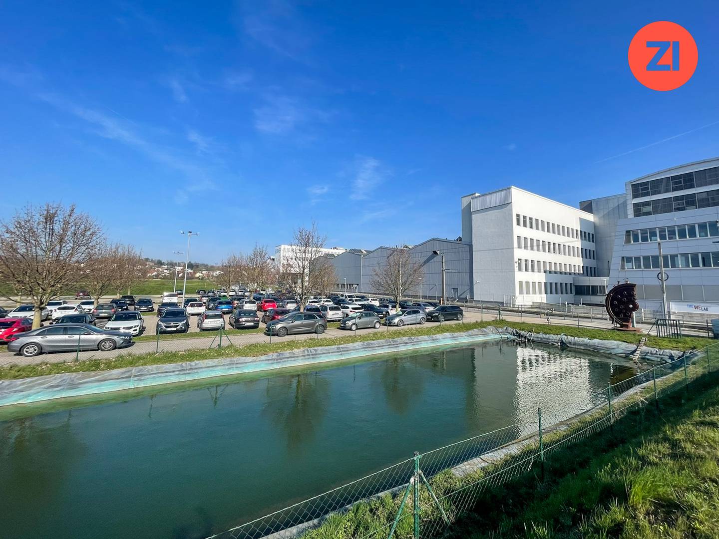 Leonding: Beeindruckende Büro - & Lagerflächen 
Betriebskantine . Fitnesscenter . Parkplätze