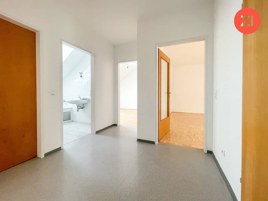 Dachgeschosswohnung mit Loggia und Parkplatz ruhige Lage