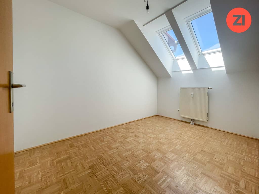 Dachgeschosswohnung mit Loggia und Parkplatz ruhige Lage